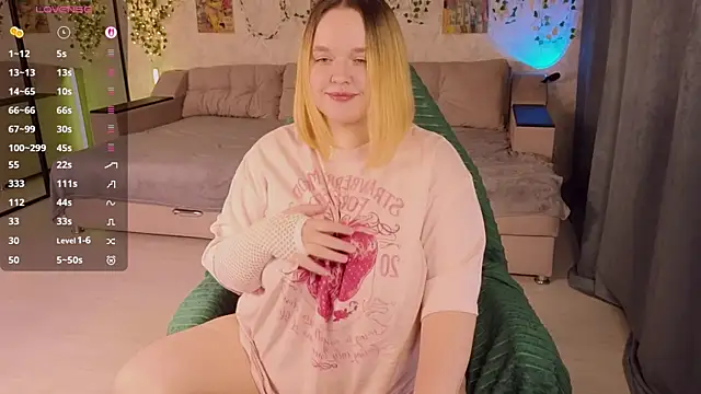 Aki nohana online show from 10/14/25, 12:17