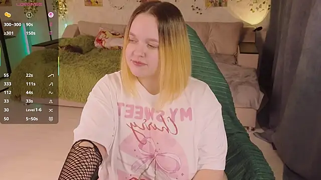 Aki nohana online show from 10/24/25, 01:07