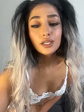 Mia spicyy online show from 11/30/25, 09:46