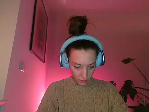 Snapshot of Lasirra chatting on 11/12/25, 09:36 Lasirra online show from 11/12/25, 09:36