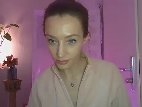 Lasirra online show from 11/30/25, 09:52