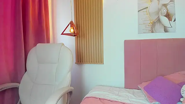 KoraRousee online show from 10/10/25, 12:59