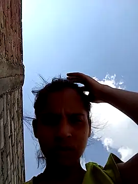 Saloni-Gupta online show from 09/28/25, 08:09