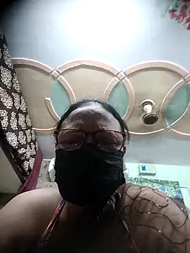 Snapshot of thehotlady chatting on 10/03/25, 05:37 thehotlady online show from 10/03/25, 05:37