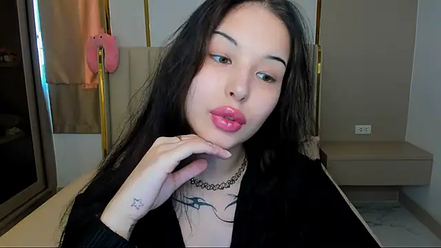 ElizabethParkk online show from 11/11/25, 08:14