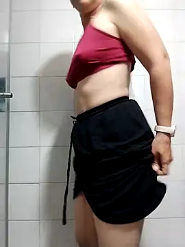 LaraCaliente online show from 09/29/25, 09:14