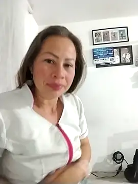 LaraCaliente online show from 10/16/25, 09:10