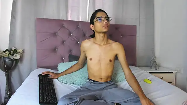 EthanBlackwoodd online show from 10/16/25, 07:59