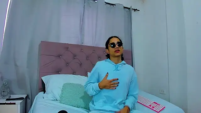 EthanBlackwoodd online show from 02/19/26, 07:32