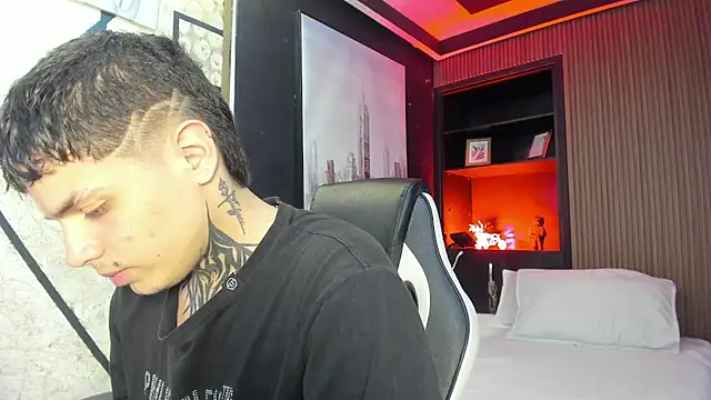 Declan-Fox online show from 09/28/25, 03:56