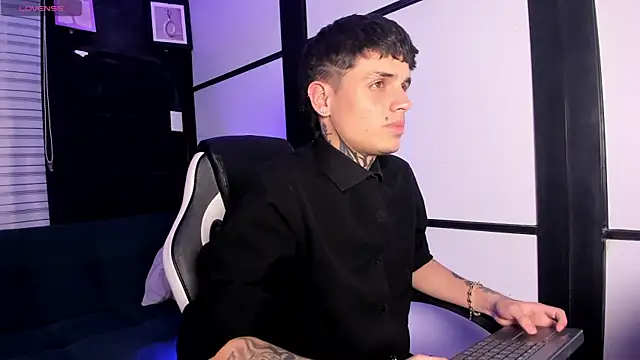 Declan-Fox online show from 10/03/25, 08:17