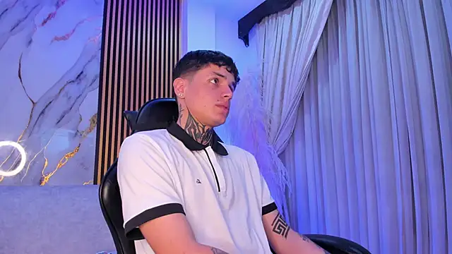 Declan-Fox online show from 10/23/25, 05:07