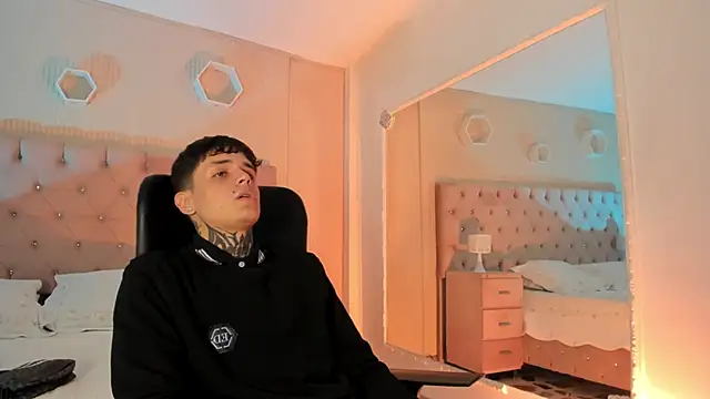 Declan-Fox online show from 10/27/25, 04:05