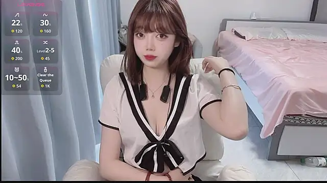 Snapshot of Lucky_Cici chatting on 10/01/25, 11:44 Lucky Cici online show from 10/01/25, 11:44