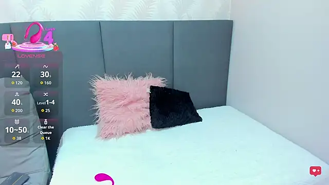 VivianSantana1 online show from 11/05/25, 12:16