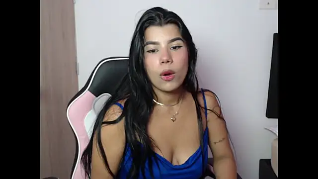 Snapshot of MayaScott11 chatting on 09/13/25, 01:00 MayaScott11 online show from 09/13/25, 01:00