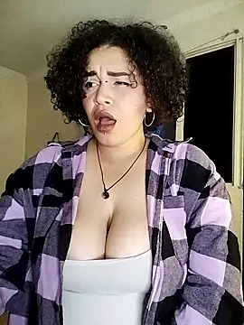 Snapshot of Julie_wallace chatting on 11/07/25, 09:59 Julie wallace online show from 11/07/25, 09:59