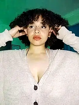 Julie wallace online show from 04/15/26, 04:03