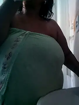 Snapshot of Rosabela04 chatting on 10/16/25, 09:54 Rosabela04 online show from 10/16/25, 09:54