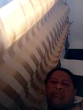 Snapshot of Rosabela04 chatting on 11/12/25, 03:12 Rosabela04 online show from 11/12/25, 03:12