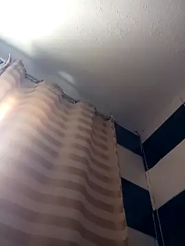 Snapshot of Rosabela04 chatting on 11/29/25, 02:53 Rosabela04 online show from 11/29/25, 02:53