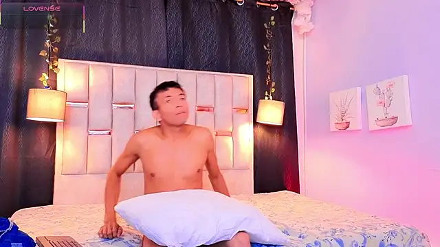 Snapshot of Marcello_Nova chatting on 09/15/25, 01:33 Marcello Nova online show from 09/15/25, 01:33