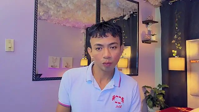 Snapshot of Marcello_Nova chatting on 09/18/25, 11:56 Marcello Nova online show from 09/18/25, 11:56