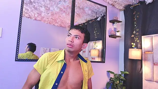 Snapshot of Marcello_Nova chatting on 09/23/25, 11:35 Marcello Nova online show from 09/23/25, 11:35