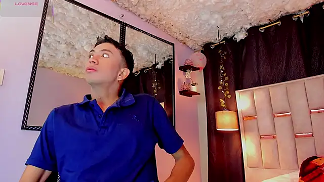 Snapshot of Marcello_Nova chatting on 10/14/25, 12:06 Marcello Nova online show from 10/14/25, 12:06