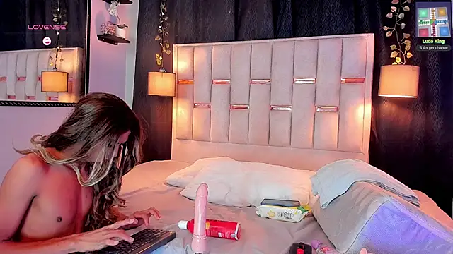 Snapshot of Marcello_Nova chatting on 10/27/25, 12:31 Marcello Nova online show from 10/27/25, 12:31