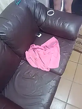 Cachorrinha2025 online show from 11/28/25, 04:09