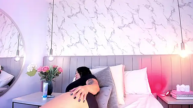 Snapshot of Amber_Santana chatting on 11/07/25, 09:37 Amber Santana online show from 11/07/25, 09:37