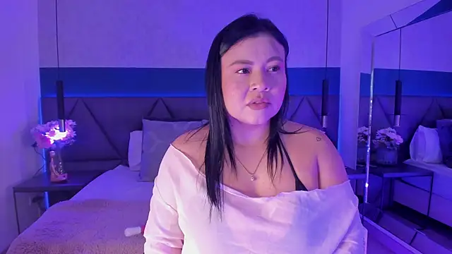 Snapshot of Amber_Santana chatting on 06/19/26, 12:48 Amber Santana online show from 06/19/26, 12:48