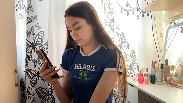 Snapshot of Cuteviola chatting on 02/04/26, 01:00 Cuteviola online show from 02/04/26, 01:00