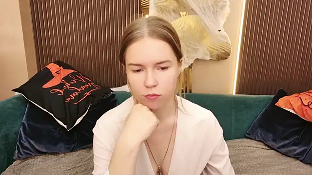 Snapshot of Alida_Brice chatting on 11/02/25, 05:43 Alida Brice online show from 11/02/25, 05:43