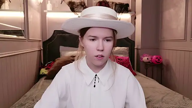 Snapshot of Alida_Brice chatting on 11/03/25, 05:52 Alida Brice online show from 11/03/25, 05:52