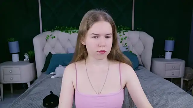 Snapshot of Alida_Brice chatting on 11/06/25, 05:41 Alida Brice online show from 11/06/25, 05:41