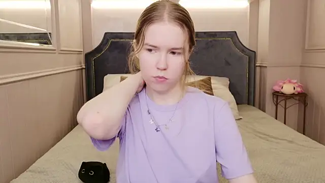 Snapshot of Alida_Brice chatting on 11/14/25, 05:50 Alida Brice online show from 11/14/25, 05:50