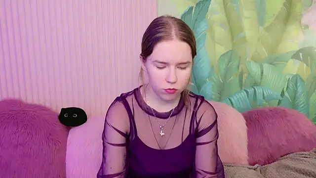 Snapshot of Alida_Brice chatting on 11/21/25, 05:50 Alida Brice online show from 11/21/25, 05:50