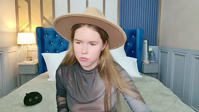 Snapshot of Alida_Brice chatting on 11/21/25, 05:55 Alida Brice online show from 11/21/25, 05:55