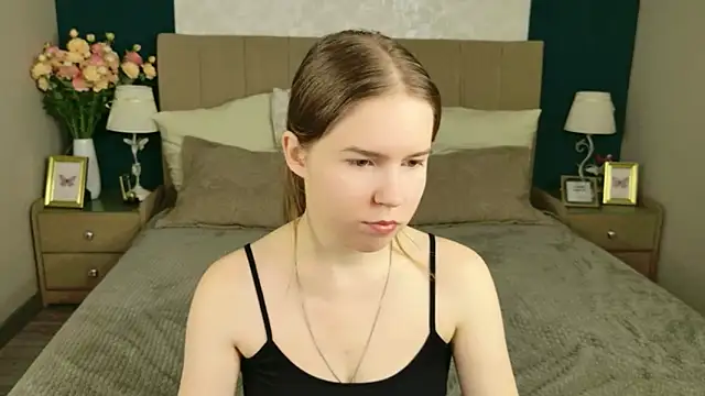 Snapshot of Alida_Brice chatting on 11/23/25, 05:51 Alida Brice online show from 11/23/25, 05:51