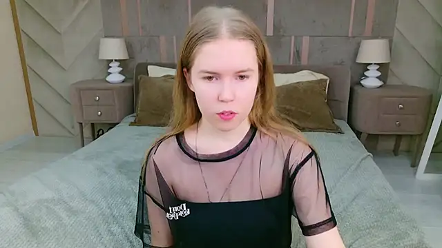 Snapshot of Alida_Brice chatting on 11/24/25, 05:40 Alida Brice online show from 11/24/25, 05:40