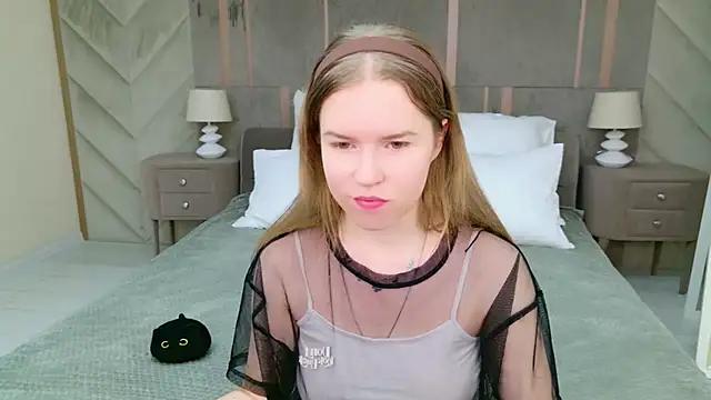 Snapshot of Alida_Brice chatting on 12/05/25, 05:38 Alida Brice online show from 12/05/25, 05:38