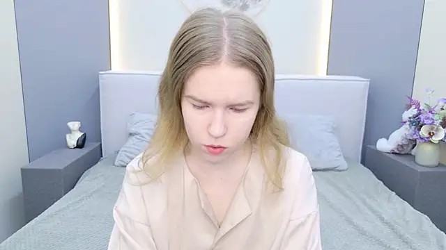 Snapshot of Alida_Brice chatting on 05/12/26, 05:26 Alida Brice online show from 05/12/26, 05:26