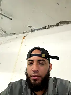 LeoPR00 online show from 10/09/25, 09:02