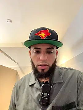 LeoPR00 online show from 12/17/25, 02:39