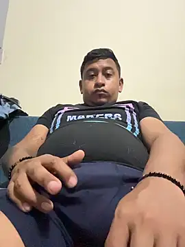 Snapshot of dannybs05 chatting on 11/16/25, 07:25 dannybs05 online show from 11/16/25, 07:25