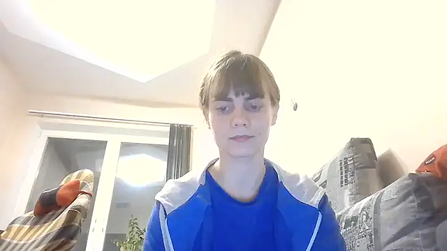 Snapshot of Loriven chatting on 10/22/25, 07:24 Loriven online show from 10/22/25, 07:24