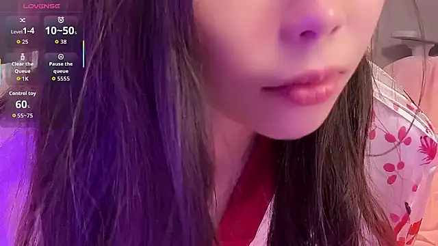 Snapshot of Sweet-taiyang chatting on 10/19/25, 03:56 Sweet-taiyang online show from 10/19/25, 03:56