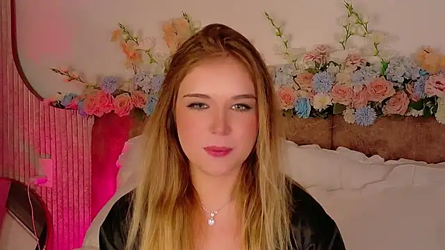 Lilith Bonheur online show from 04/15/26, 08:09